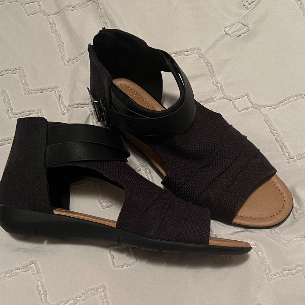 Comfortview Black Open-Toe Sandals NWOT